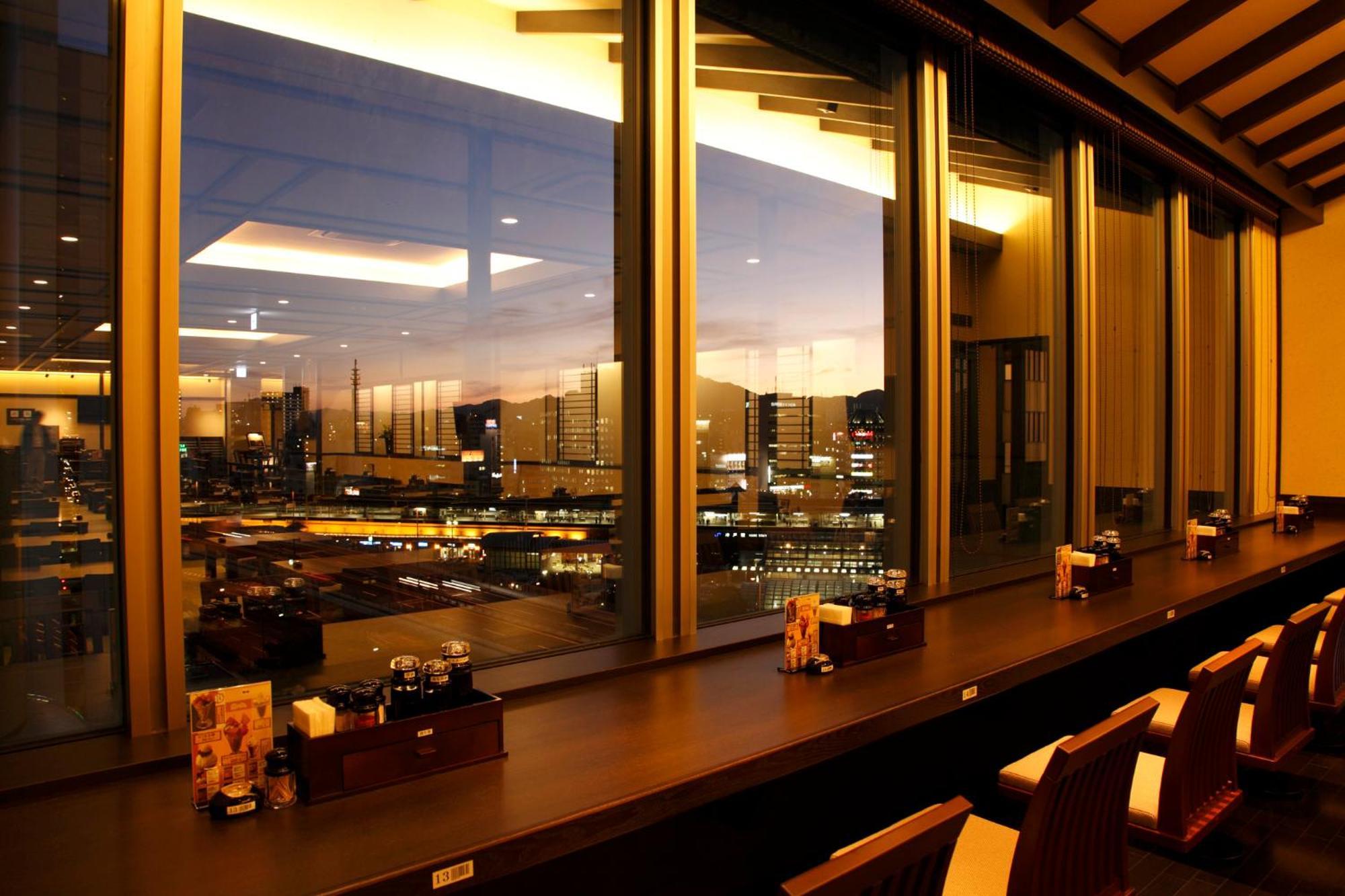 Отель Kobe Harbor Land Onsen Manyo-Club Экстерьер фото