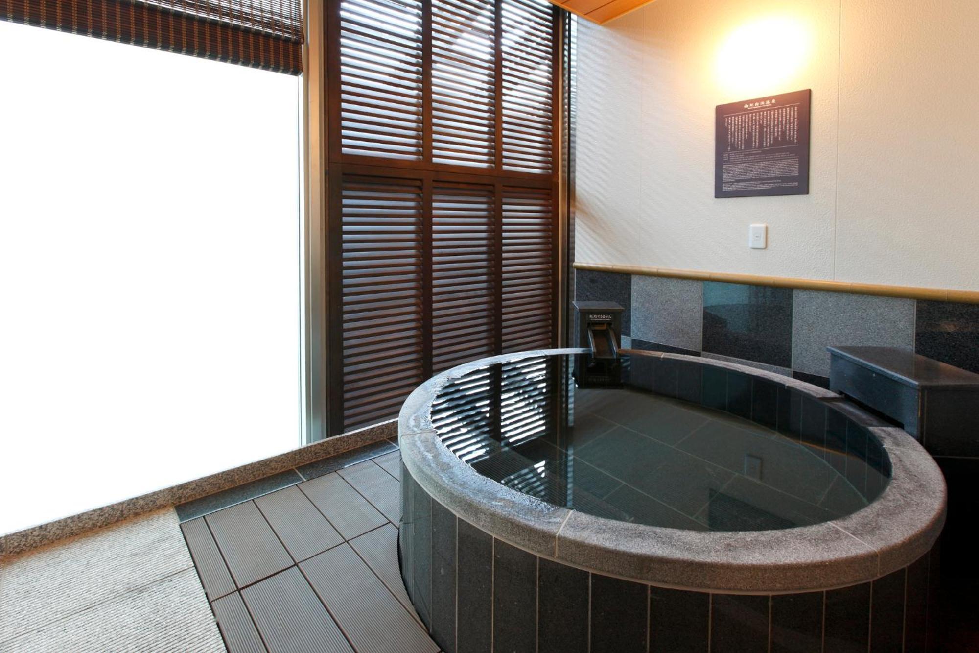 Отель Kobe Harbor Land Onsen Manyo-Club Экстерьер фото