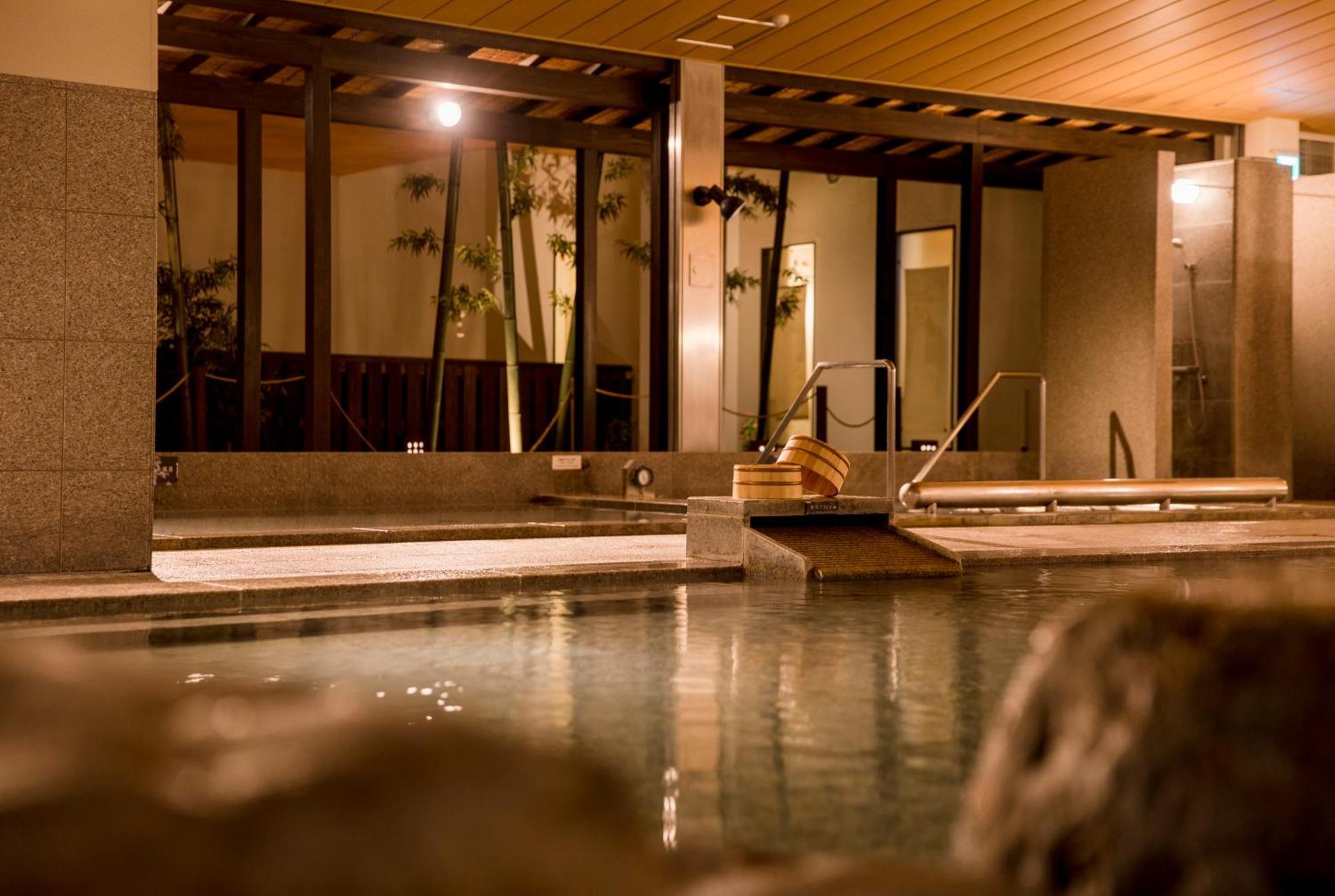 Отель Kobe Harbor Land Onsen Manyo-Club Экстерьер фото
