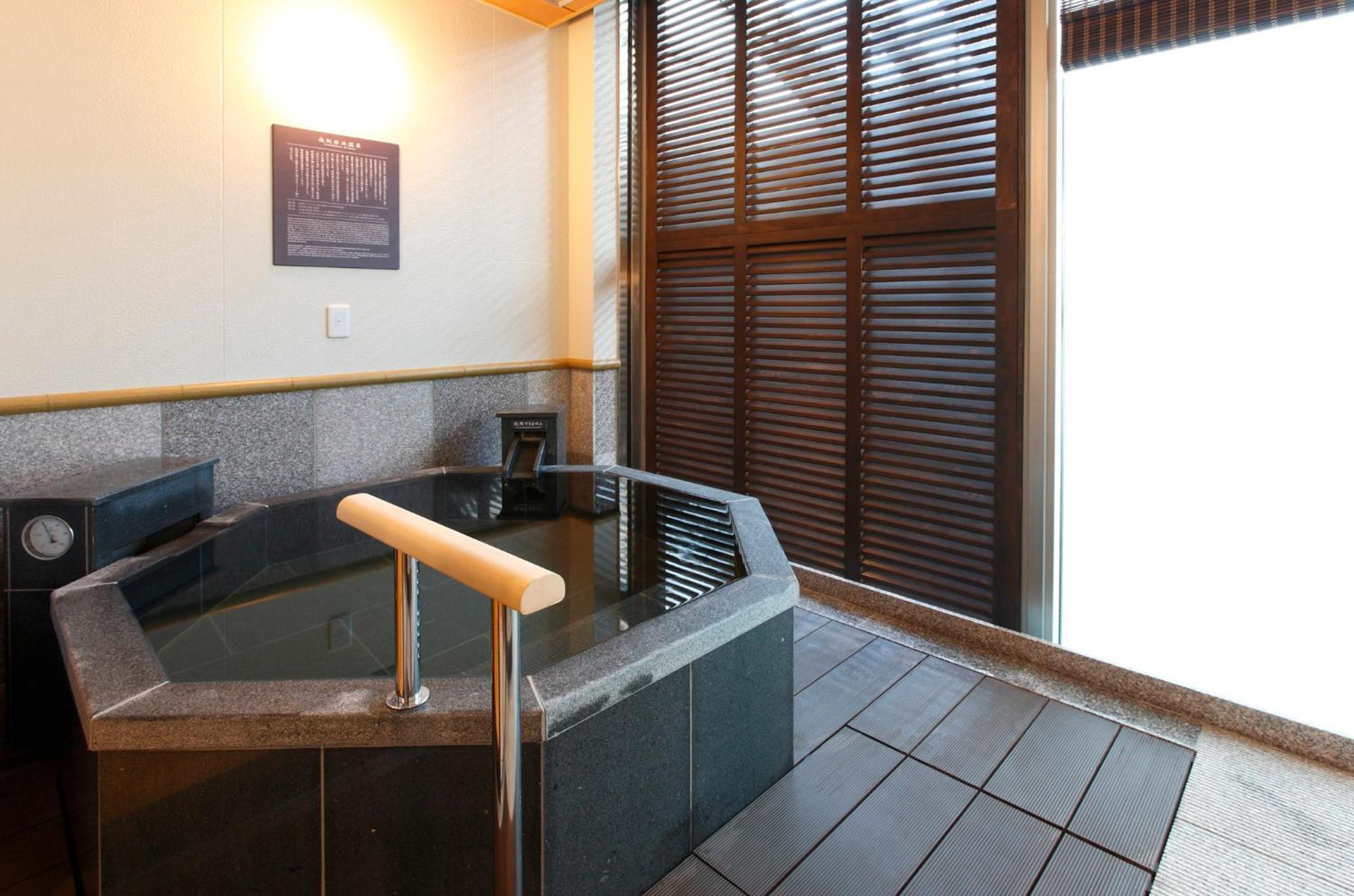 Отель Kobe Harbor Land Onsen Manyo-Club Экстерьер фото
